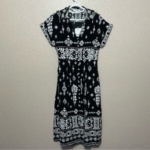 Rubienn Black & White Patterned Short Sleeve Maxi Dress